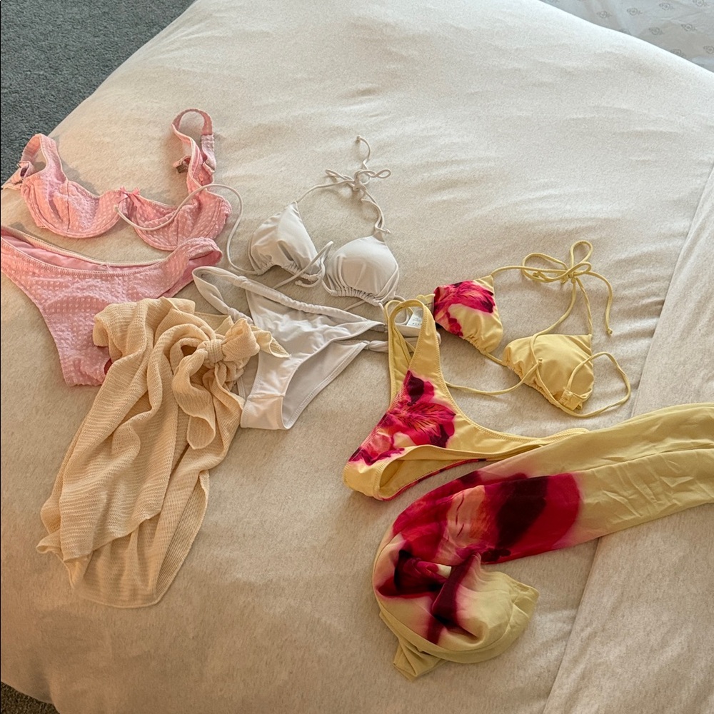 White fox bikini bundle